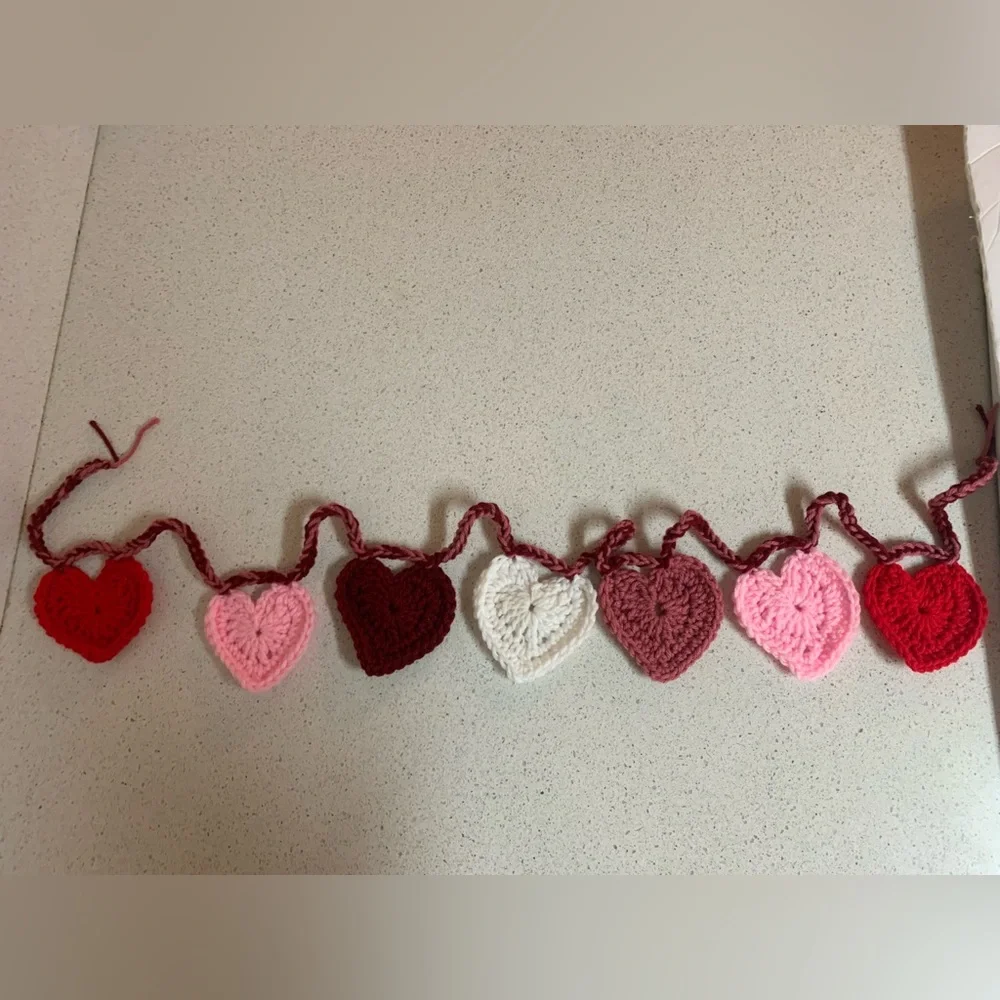 Valentines Hearts Seven Garland New Pink, Red, Mauve, White & Burgundy Handmade